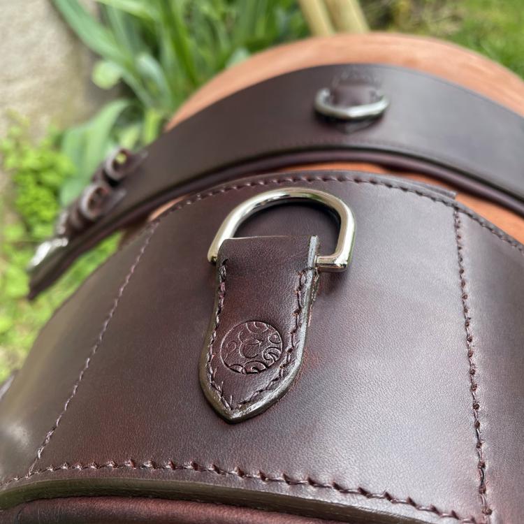 CABON SELLIER | Artisan sellier - Detail / Equitation